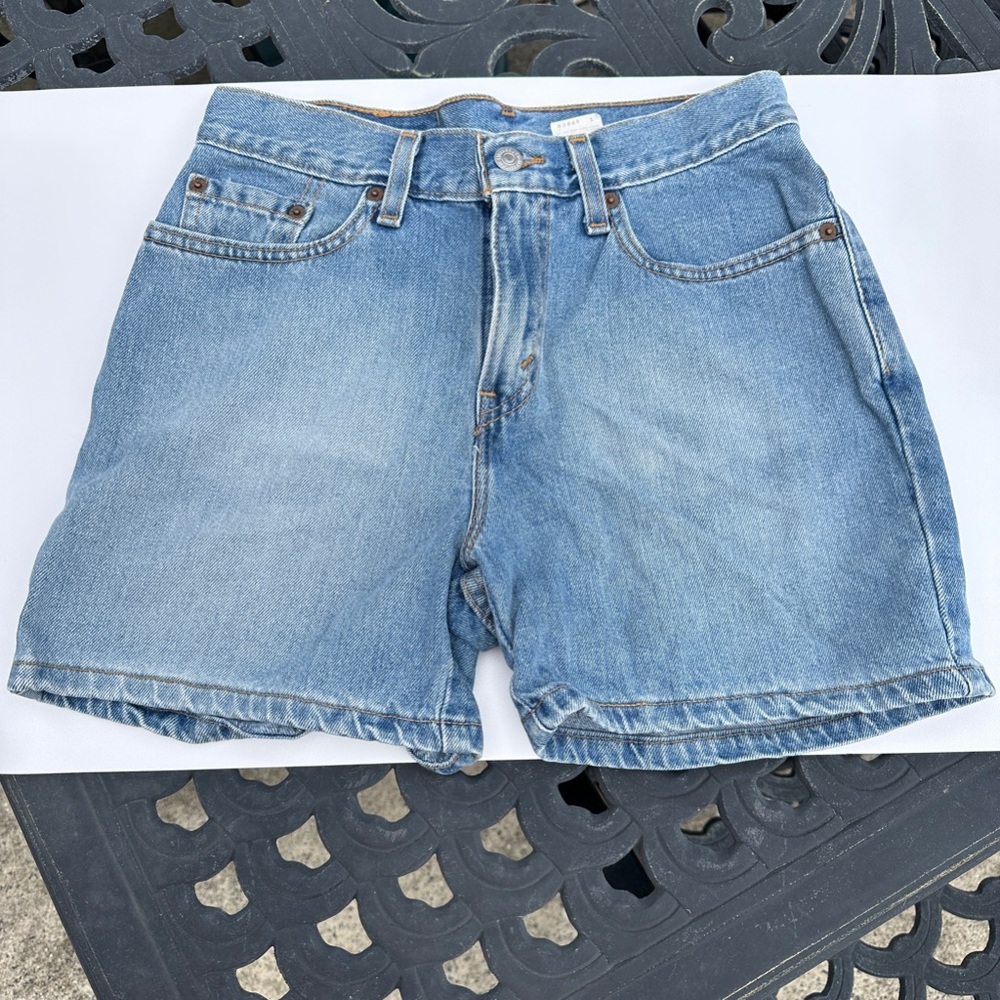 Ladies Levi’s denim shorts size 4